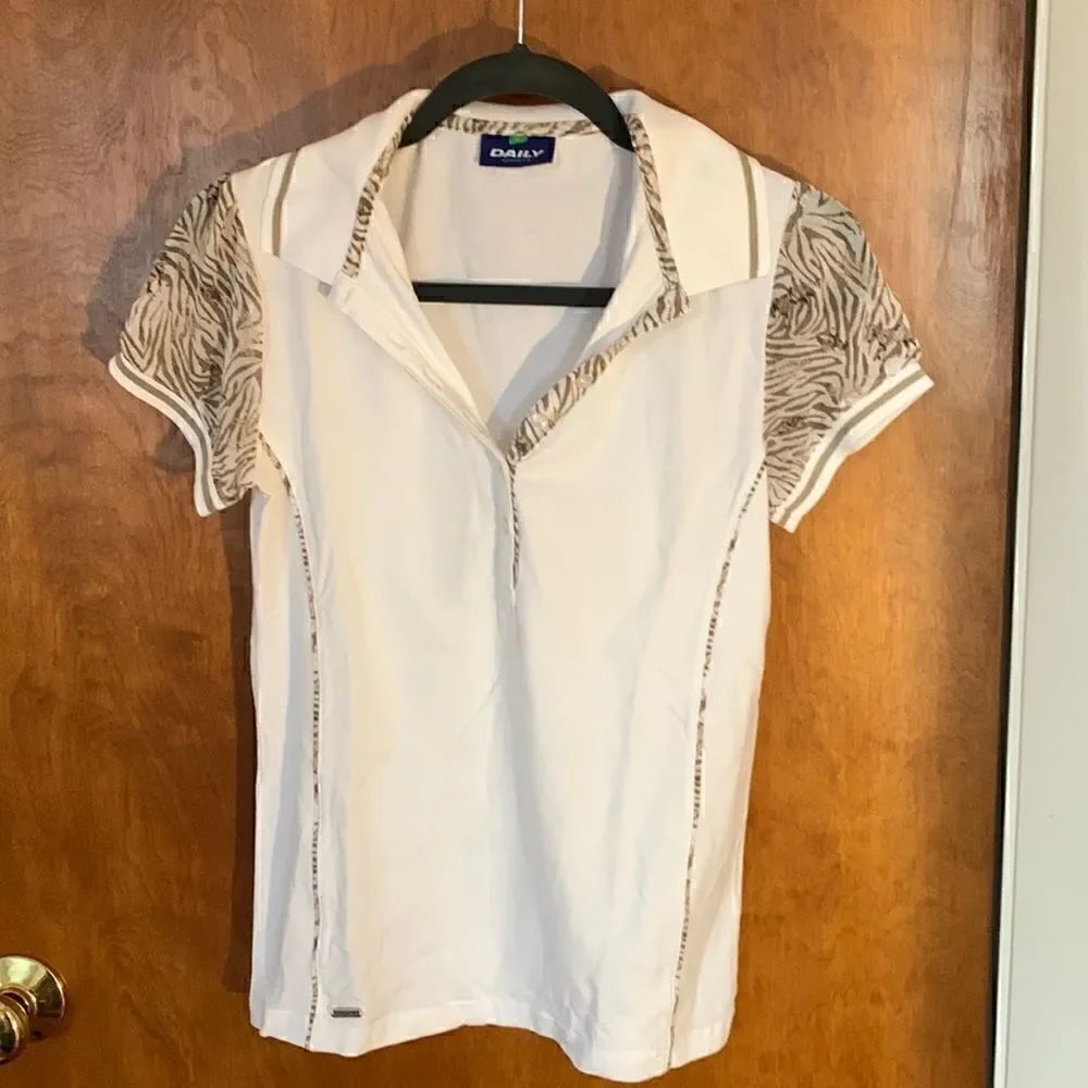 EUC Daily sports zebra print polo shirt! Size S
